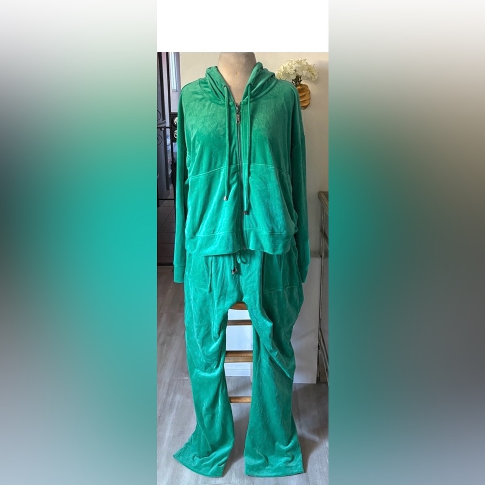 Bright Velour Tracksuit💚